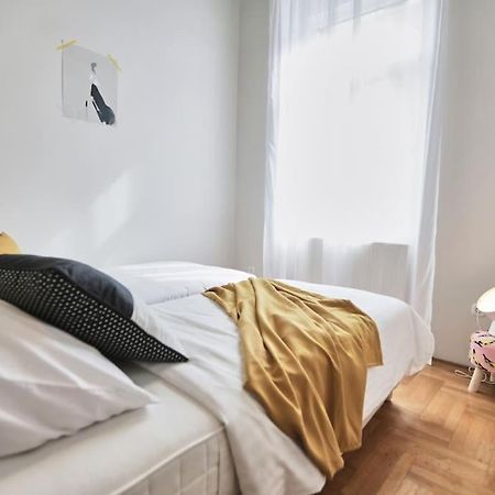 Unwind In Style W Sauna Dsgn 2Br Home Boedapest Buitenkant foto