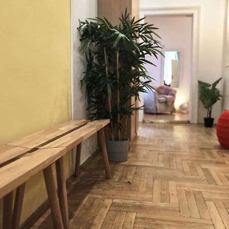 Unwind In Style W Sauna Dsgn 2Br Home Boedapest Buitenkant foto