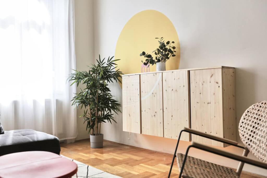 Unwind In Style W Sauna Dsgn 2Br Home Boedapest Buitenkant foto