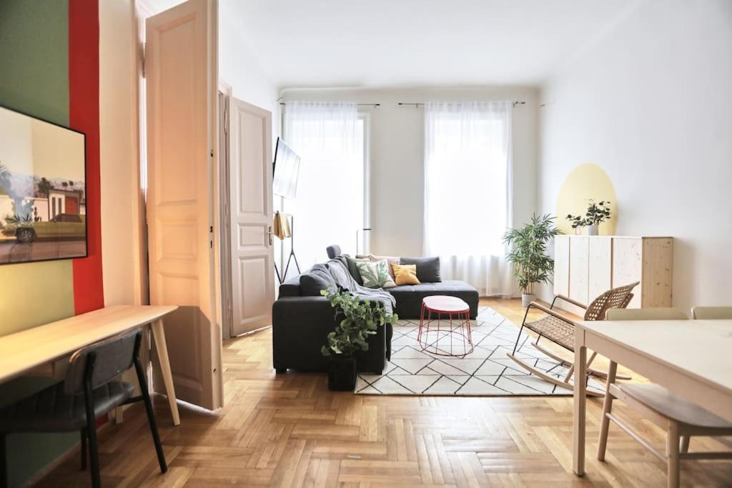 Unwind In Style W Sauna Dsgn 2Br Home Boedapest Buitenkant foto