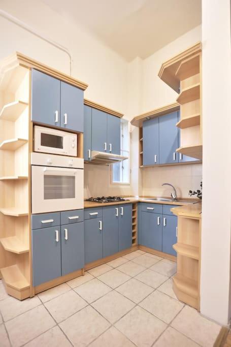 Unwind In Style W Sauna Dsgn 2Br Home Boedapest Buitenkant foto