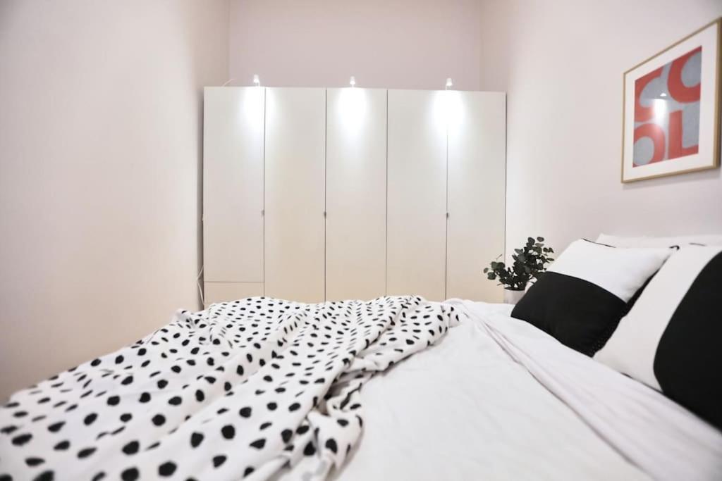 Unwind In Style W Sauna Dsgn 2Br Home Boedapest Buitenkant foto