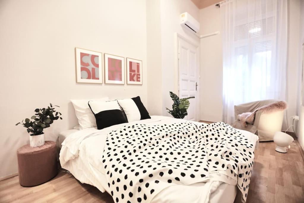 Unwind In Style W Sauna Dsgn 2Br Home Boedapest Buitenkant foto