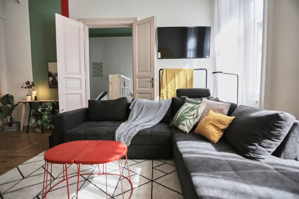 Unwind In Style W Sauna Dsgn 2Br Home Boedapest Buitenkant foto
