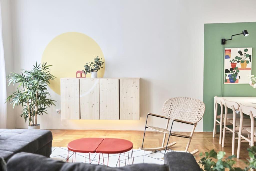 Unwind In Style W Sauna Dsgn 2Br Home Boedapest Buitenkant foto