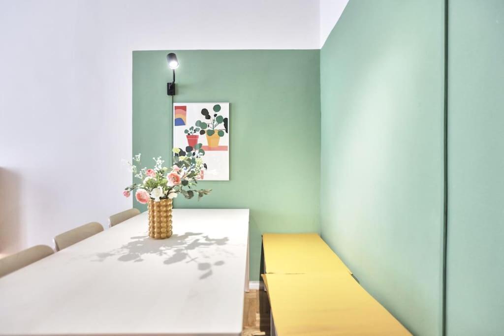 Unwind In Style W Sauna Dsgn 2Br Home Boedapest Buitenkant foto